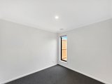 https://images.listonce.com.au/custom/160x/listings/5-rockbank-walk-armstrong-creek-vic-3217/832/01966832_img_09.jpg?SJzFKtUaRXg