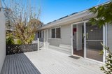 https://images.listonce.com.au/custom/160x/listings/5-roderick-street-castlemaine-vic-3450/789/01594789_img_09.jpg?LiUuFhYhz8M