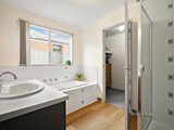 https://images.listonce.com.au/custom/160x/listings/5-rorey-street-delacombe-vic-3356/228/00965228_img_06.jpg?j1_X53tQQ-0