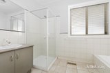 https://images.listonce.com.au/custom/160x/listings/5-rosewood-court-mount-helen-vic-3350/758/01907758_img_09.jpg?UV3gfTdc2Gg