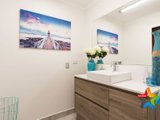 https://images.listonce.com.au/custom/160x/listings/5-ross-pincott-drive-mooroolbark-vic-3138/608/01524608_img_10.jpg?QEBEcBsPduU