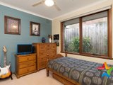 https://images.listonce.com.au/custom/160x/listings/5-ross-pincott-drive-mooroolbark-vic-3138/608/01524608_img_12.jpg?C3GQvAOi-Ps