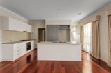 https://images.listonce.com.au/custom/160x/listings/5-san-lorenzo-court-heatherton-vic-3202/233/00101233_img_01.jpg?E0knn4mnXv4