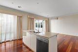 https://images.listonce.com.au/custom/160x/listings/5-san-lorenzo-court-heatherton-vic-3202/233/00101233_img_02.jpg?5eWLguXbbH0