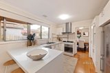 https://images.listonce.com.au/custom/160x/listings/5-smithdene-avenue-ringwood-east-vic-3135/227/01632227_img_04.jpg?whTgvJ359_w