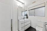 https://images.listonce.com.au/custom/160x/listings/5-smithdene-avenue-ringwood-east-vic-3135/990/01681990_img_06.jpg?EdTKryiFuPo