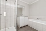 https://images.listonce.com.au/custom/160x/listings/5-spriggs-drive-croydon-vic-3136/968/01935968_img_04.jpg?HgS7_oHSQKY