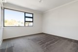 https://images.listonce.com.au/custom/160x/listings/5-spriggs-drive-croydon-vic-3136/968/01935968_img_05.jpg?ElHBjxzY1Io