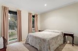 https://images.listonce.com.au/custom/160x/listings/5-st-cloud-court-mount-waverley-vic-3149/588/00613588_img_05.jpg?AU2yYrBx0-Y