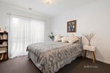 https://images.listonce.com.au/custom/160x/listings/5-st-mitchell-circuit-mornington-vic-3931/633/01721633_img_10.jpg?bCq14NsRwRo