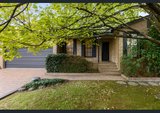 https://images.listonce.com.au/custom/160x/listings/5-sunnybrook-drive-wheelers-hill-vic-3150/213/01773213_img_15.jpg?yeKnFLxZ6a0