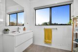 https://images.listonce.com.au/custom/160x/listings/5-sweetland-road-mooroolbark-vic-3138/371/01547371_img_14.jpg?YzKCJfltUjM