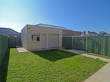 https://images.listonce.com.au/custom/160x/listings/5-taunton-place-lake-gardens-vic-3355/878/01575878_img_15.jpg?UXZpnVf5akQ