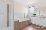 https://images.listonce.com.au/custom/160x/listings/5-teague-street-niddrie-vic-3042/848/01929848_img_08.jpg?qmOP3fWF3ZI