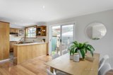 https://images.listonce.com.au/custom/160x/listings/5-teal-court-forest-hill-vic-3131/122/00824122_img_06.jpg?VqWZ_9ZVq2I