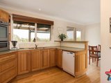 https://images.listonce.com.au/custom/160x/listings/5-terrigal-crescent-kilsyth-vic-3137/667/01524667_img_09.jpg?RPoJTVVIFlw