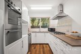 https://images.listonce.com.au/custom/160x/listings/5-the-avenue-montrose-vic-3765/610/01988610_img_02.jpg?pfqoEZY08xc
