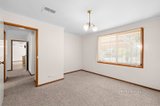 https://images.listonce.com.au/custom/160x/listings/5-tivey-street-newstead-vic-3462/218/01704218_img_09.jpg?fSihEvf2Tak