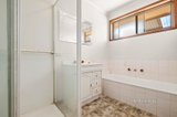 https://images.listonce.com.au/custom/160x/listings/5-tivey-street-newstead-vic-3462/218/01704218_img_11.jpg?faNvfcFup3c
