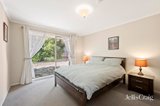 https://images.listonce.com.au/custom/160x/listings/5-tony-place-mooroolbark-vic-3138/724/01767724_img_07.jpg?VybMLBdoNWY