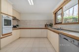 https://images.listonce.com.au/custom/160x/listings/5-tower-court-bayswater-north-vic-3153/099/01401099_img_03.jpg?eUoDfUfyT_k