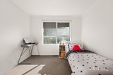 https://images.listonce.com.au/custom/160x/listings/5-uralla-court-mooroolbark-vic-3138/332/01950332_img_06.jpg?l8QQJ0CDvNI