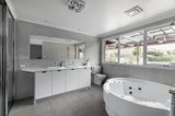 https://images.listonce.com.au/custom/160x/listings/5-vabiro-court-greensborough-vic-3088/501/01433501_img_12.jpg?vrmxHGwcIac