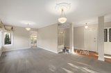 https://images.listonce.com.au/custom/160x/listings/5-valley-park-grove-eltham-vic-3095/826/01988826_img_03.jpg?D6hGZxpvmCs