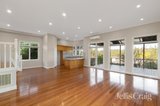 https://images.listonce.com.au/custom/160x/listings/5-valley-park-grove-eltham-vic-3095/826/01988826_img_05.jpg?HWRzQrSR2g8