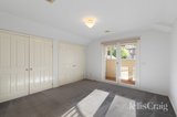 https://images.listonce.com.au/custom/160x/listings/5-valley-park-grove-eltham-vic-3095/826/01988826_img_10.jpg?CWoga85HdXI