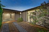 https://images.listonce.com.au/custom/160x/listings/5-valley-road-mount-waverley-vic-3149/265/00319265_img_02.jpg?U1DNXf_OowE