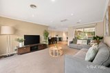 https://images.listonce.com.au/custom/160x/listings/5-vintage-grove-chirnside-park-vic-3116/086/01957086_img_04.jpg?23aMhXhedxc