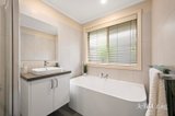 https://images.listonce.com.au/custom/160x/listings/5-vintage-grove-chirnside-park-vic-3116/086/01957086_img_15.jpg?yosnp9I896g