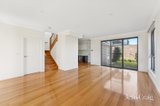 https://images.listonce.com.au/custom/160x/listings/5-walmer-street-ringwood-vic-3134/147/01815147_img_03.jpg?l1SgqdfPdrQ
