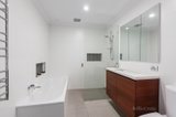 https://images.listonce.com.au/custom/160x/listings/5-walsh-street-west-melbourne-vic-3003/876/00899876_img_07.jpg?teYaEMn41aw