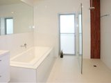 https://images.listonce.com.au/custom/160x/listings/5-wave-street-elwood-vic-3184/583/01794583_img_12.jpg?xO3HhNIynv0