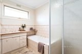 https://images.listonce.com.au/custom/160x/listings/5-west-haven-court-chirnside-park-vic-3116/505/01403505_img_10.jpg?r7_2-BTe0kU