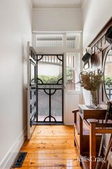https://images.listonce.com.au/custom/160x/listings/5-westgarth-street-northcote-vic-3070/327/01824327_img_18.jpg?vNHbkuxjsvI