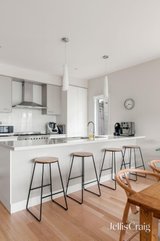 https://images.listonce.com.au/custom/160x/listings/5-whalley-street-northcote-vic-3070/500/01938500_img_07.jpg?TJ2TxQw3P-s