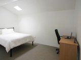 https://images.listonce.com.au/custom/160x/listings/5-wilton-grove-elwood-vic-3184/301/01789301_img_08.jpg?-0EydX2eyi8