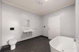 https://images.listonce.com.au/custom/160x/listings/5-windsor-place-melton-west-vic-3337/464/01986464_img_08.jpg?XdaFTh4Rg7E