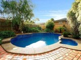 https://images.listonce.com.au/custom/160x/listings/5-yarang-court-heathmont-vic-3135/249/00620249_img_03.jpg?2r_WGo5dmbc