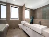 https://images.listonce.com.au/custom/160x/listings/5-yeneda-street-balwyn-north-vic-3104/339/01685339_img_09.jpg?OJD-JiZtKeU