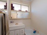 https://images.listonce.com.au/custom/160x/listings/50-greenslopes-drive-mooroolbark-vic-3138/208/01524208_img_08.jpg?Slw0XsbW0ag