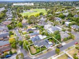 https://images.listonce.com.au/custom/160x/listings/50-hawtin-street-templestowe-vic-3106/404/01644404_img_12.jpg?MjgiCflVw-o