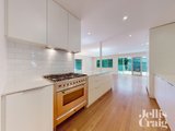 https://images.listonce.com.au/custom/160x/listings/50-hopetoun-avenue-canterbury-vic-3126/352/01572352_img_05.jpg?vViQrK7nbfs