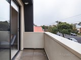 https://images.listonce.com.au/custom/160x/listings/50-mansfield-street-thornbury-vic-3071/038/00943038_img_09.jpg?69hhqgGtTx8