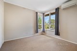 https://images.listonce.com.au/custom/160x/listings/50-swayfield-road-mount-waverley-vic-3149/601/01635601_img_05.jpg?tAbO9BGC4Zs