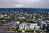 https://images.listonce.com.au/custom/160x/listings/50052-sovereign-point-court-doncaster-vic-3108/890/01926890_img_14.jpg?wzHmuTJQddg