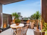 https://images.listonce.com.au/custom/160x/listings/50125-pickles-street-port-melbourne-vic-3207/238/01088238_img_04.jpg?pvYZ2ZuN3Vo